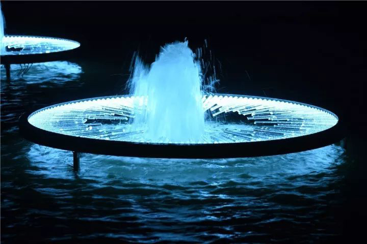 喷泉水景